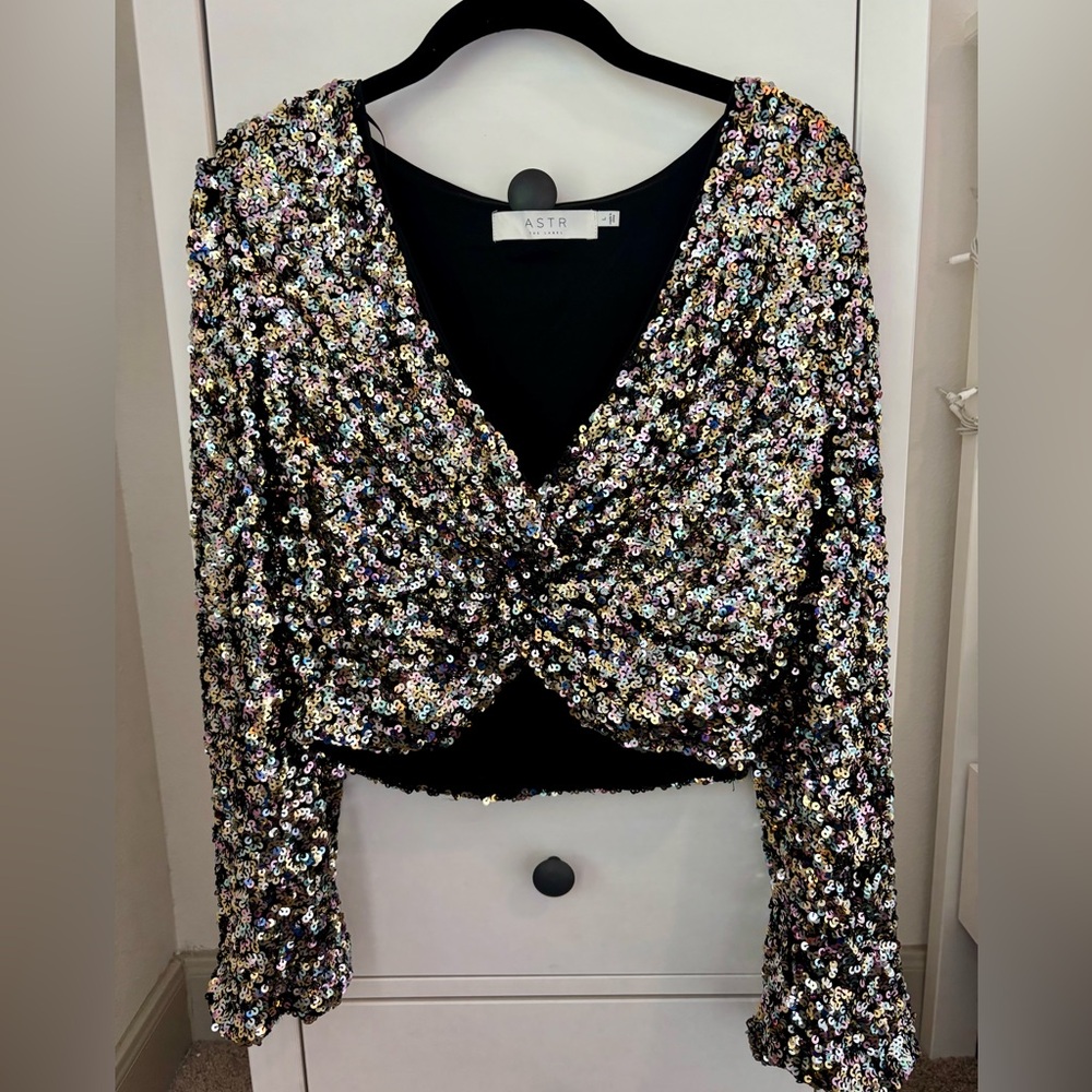 ASTR Black and Silver Sequin Cropped Blouse
